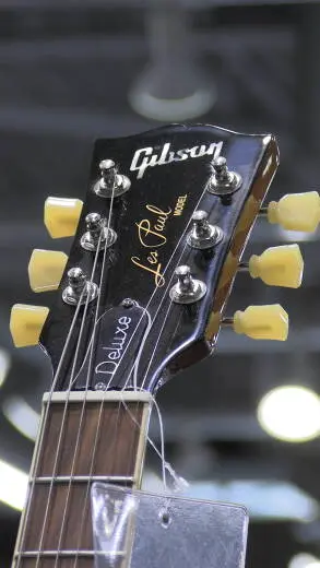 Gibson - Les Paul Deluxe 70s Goldtop 2